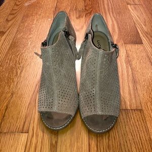 Beige Lucky Brand suede booties